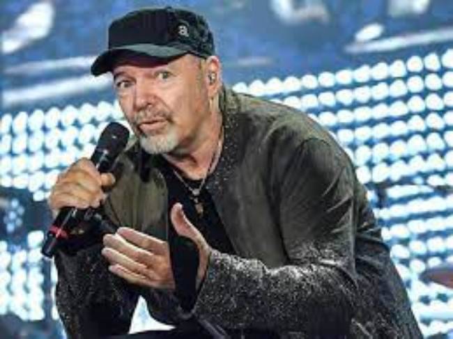 Vasco Rossi: la bellissima moglie ed il filrt con Barbara D'Urso