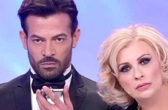 U&D Tina Cipollari contro Gianni Sperti "Perchè mi insulti?"