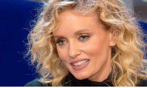 Justine Mattera vestito scollato