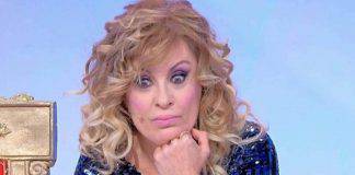 tina cipollari quanto guadagna