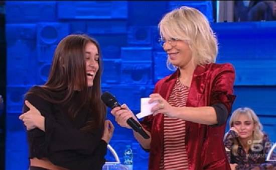 Amici 21: Maria De Filippi mette in imbarazzo la ballerina Giulia Stabile