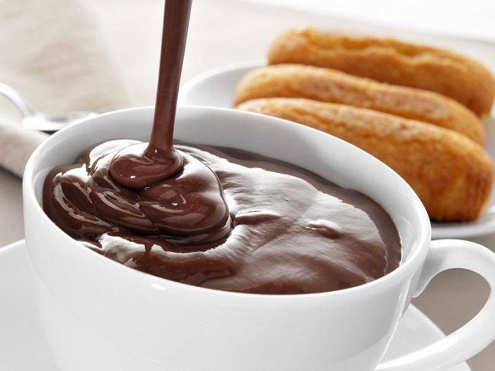 La cioccolata calda fa bene proteggere dal rischio di malattie cardiache