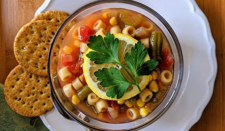 La caffettiera non è usata solo per il caffè, ma anche per preparare il minestrone 