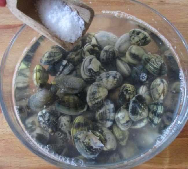 Vongole: ecco come possiamo pulirle alla perfezione