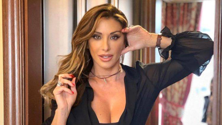 sabrina salerno forme giunoniche