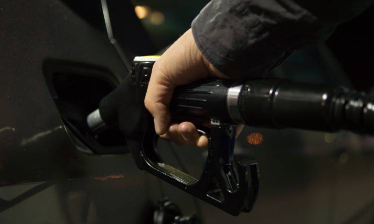 Benzina: ecco perchè ad alcune persone piace, da non credere