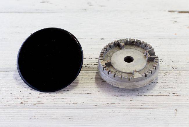 Piano cottura: il trucco per farlo splendere a costo zero e velocemente