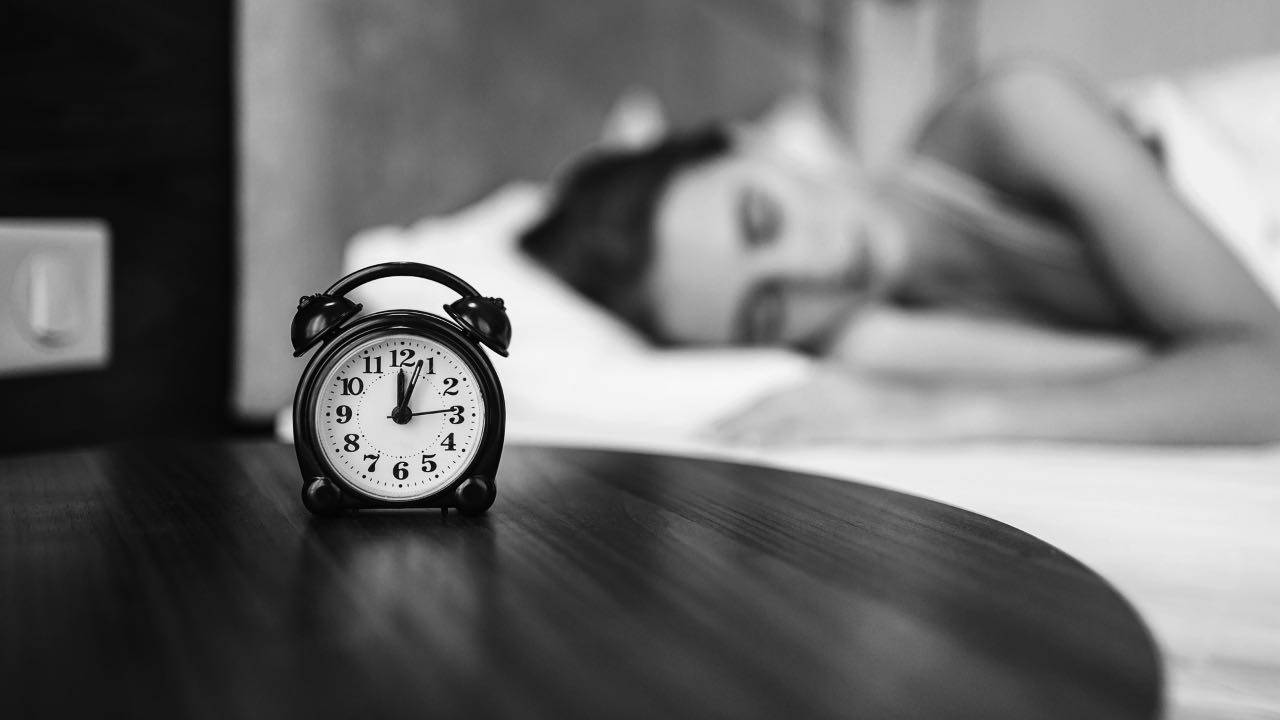 Sonno: si interrompe sempre? Ecco alcuni pratici e veloci consigli per dormire