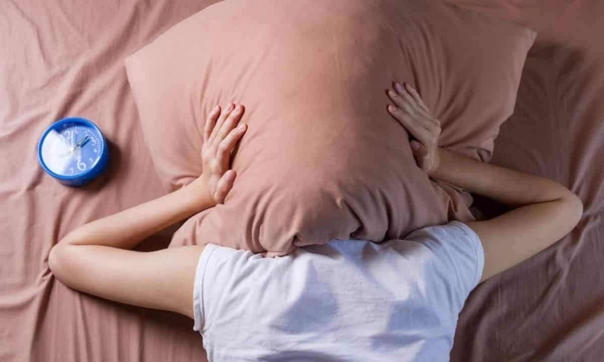 La forma en que duermes es una señal reveladora de un problema, y ​​esto es lo que