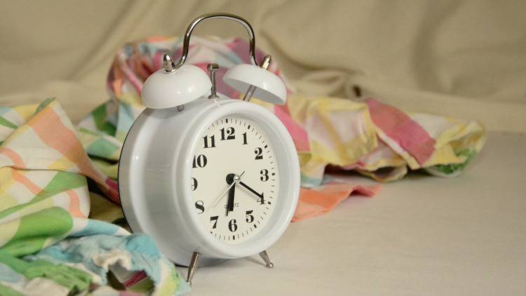 Sveglia alle 6 del mattino: 5 motivi per farlo (Pixabay)