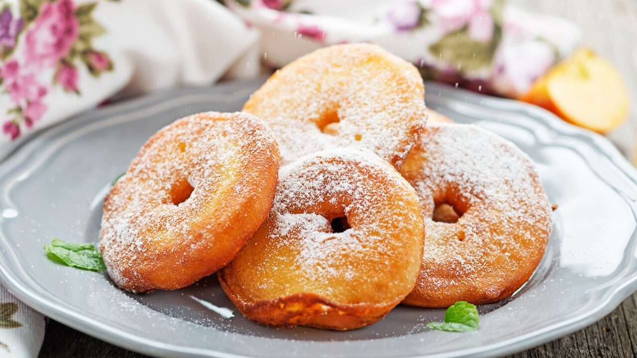 Carnevale: frittelle di mele veloci e da leccarsi i baffi!