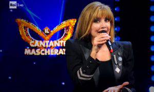 Milly Carlucci problemi Cantante Mascherato