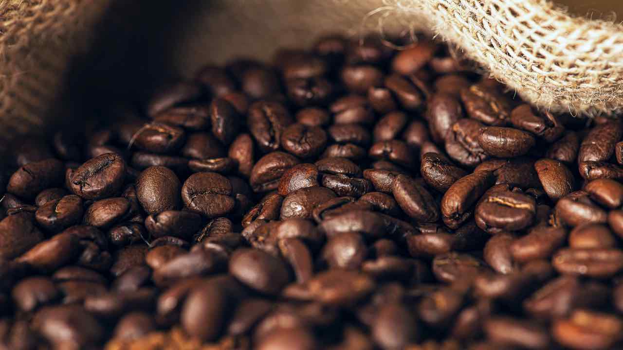 Caffè, come sostituirlo se si avverte bruciore di stomaco