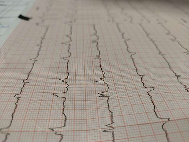 Stanchezza e dolore al petto: sono sintomi di questa malattia