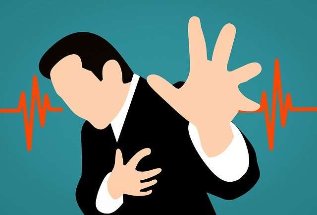 Tiredness and chest pain: these are symptoms of this disease