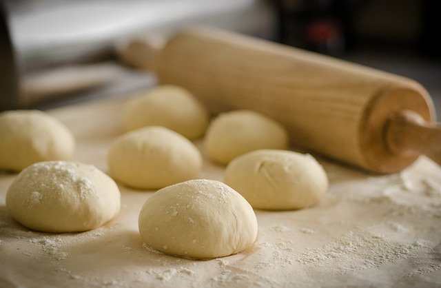 Pane: tutti i trucchi per farlo in casa come quello comprato