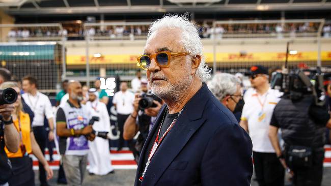 Flavio Briatore: svela quanto paga i suoi dipendenti!