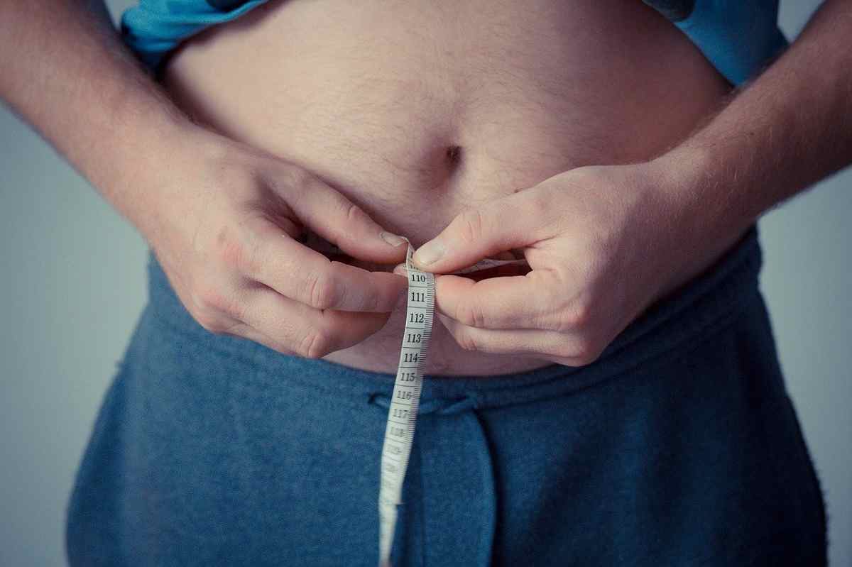 Obesità: la carenza di questa vitamina potrebbe essere una delle cause