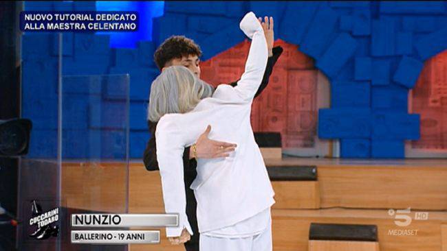 amici 22 nunzio contro celentano