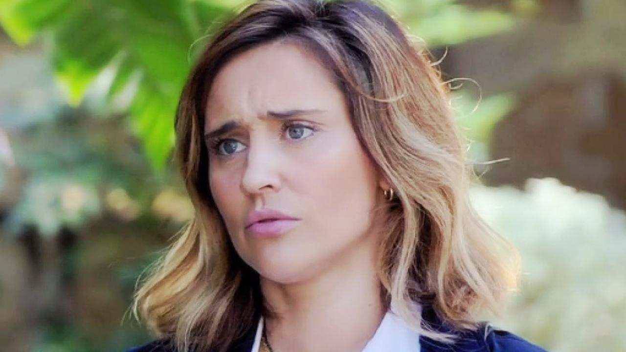 Un posto al sole anticipazioni: Viola cerca di salvarli