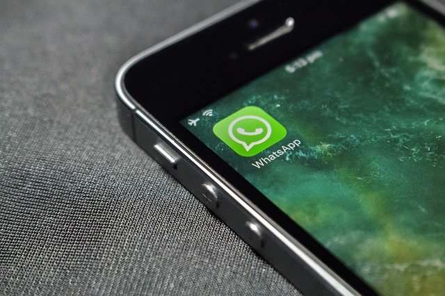 WhatsApp: come sapere a chi scrive un nostro amico se è online