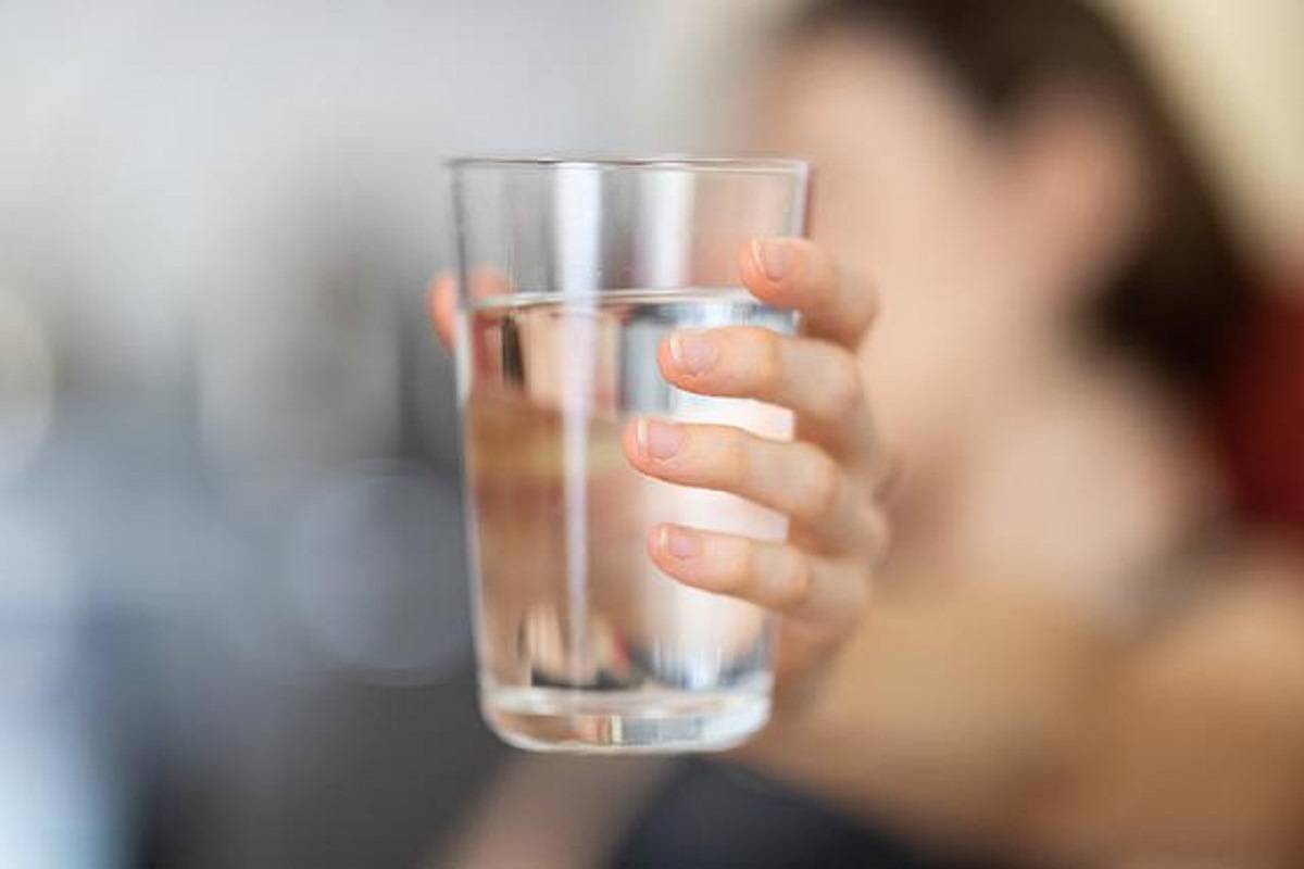 Quanta acqua bisogna bere durante il giorno?