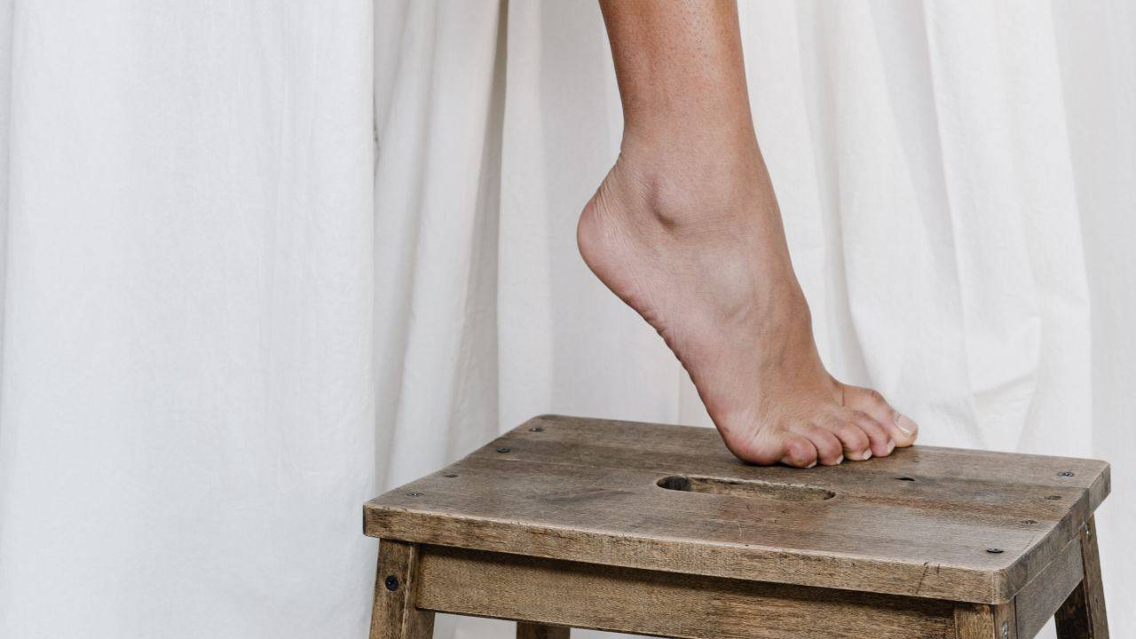 Piedi screpolati: rimedi (Pexels)