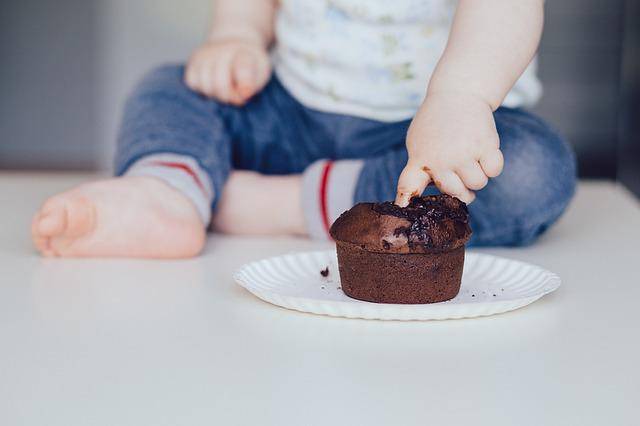 Cibi: quali non andrebbero mai dati ai bambini?