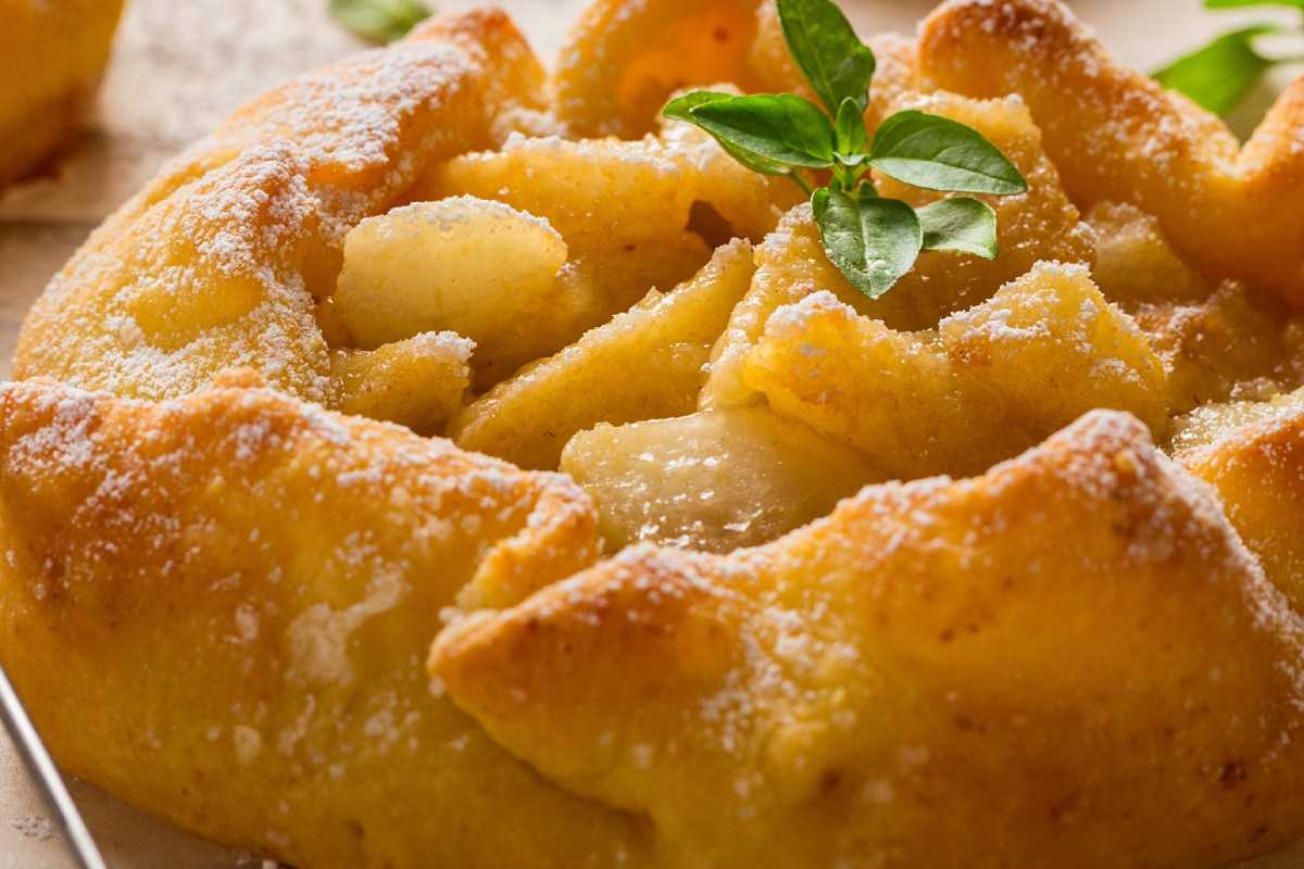 Torta di mele: la ricetta che ti stupirà