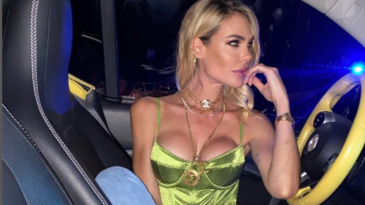 ilary blasi divina
