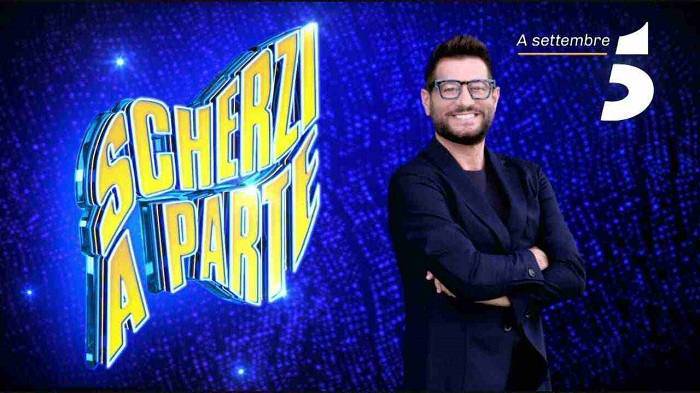 Scherzi a Parte: Enrico Papi svela cosa è successo durante uno scherzo