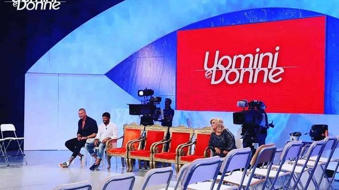 Uomini e Donne: tutti contro il cavaliere