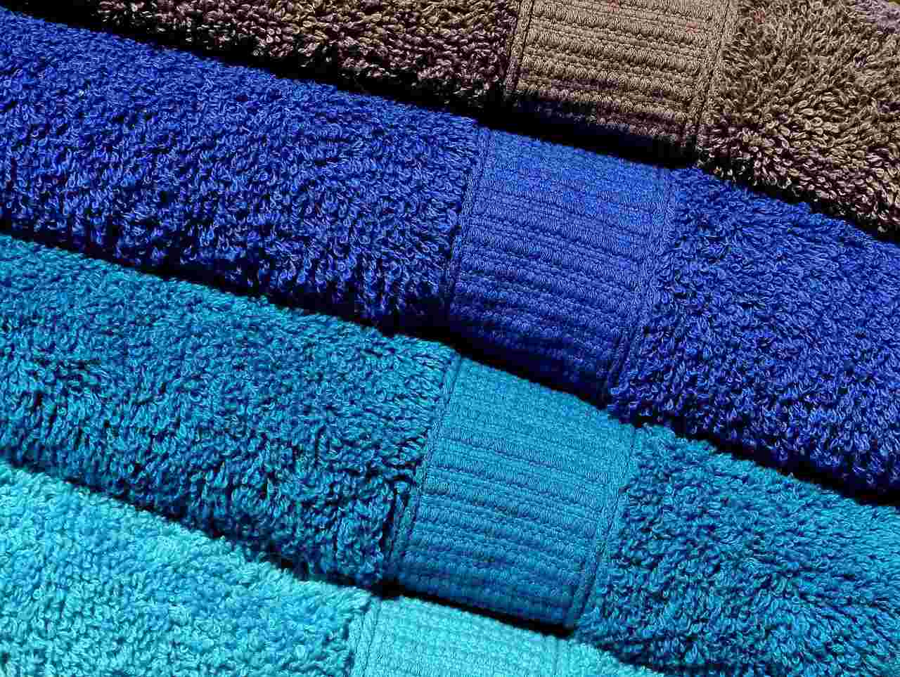 Asciugamani: come piegarli se hai poco spazio, il trucco geniale