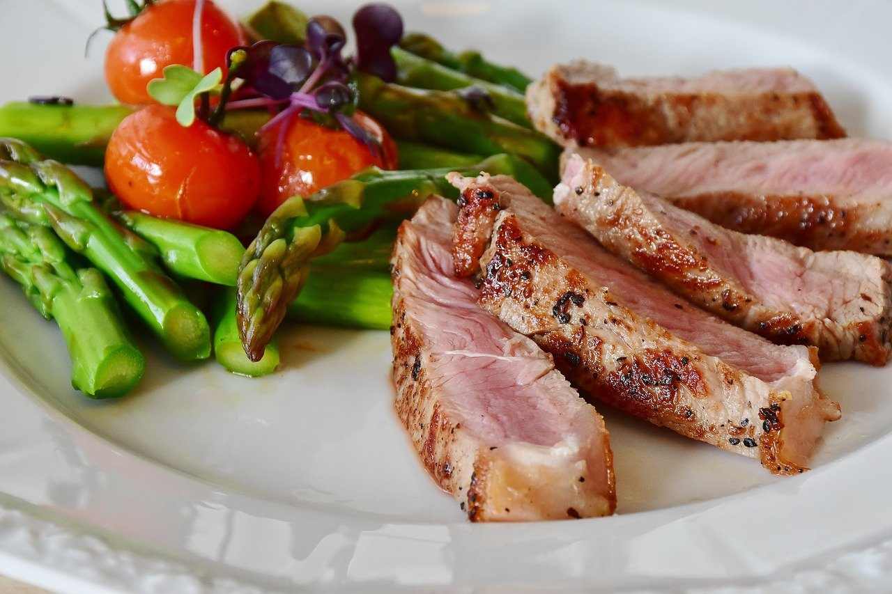 Carne bianco o rossa? Ecco come e quando scegliere l'una o l'altra