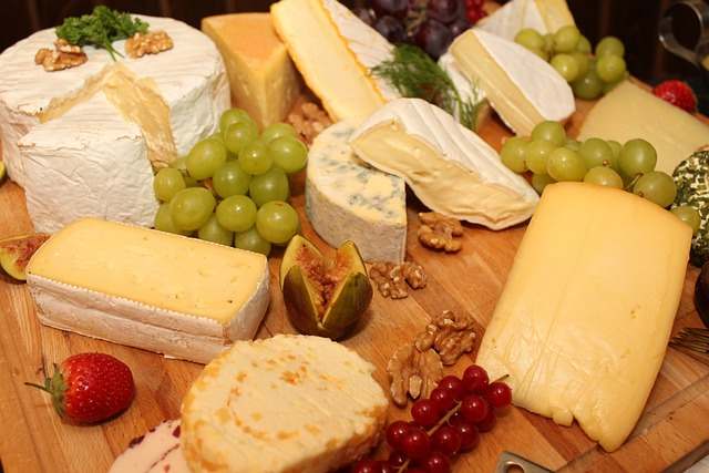 Crosta del formaggio: si può mangiare veramente? La risposta shock