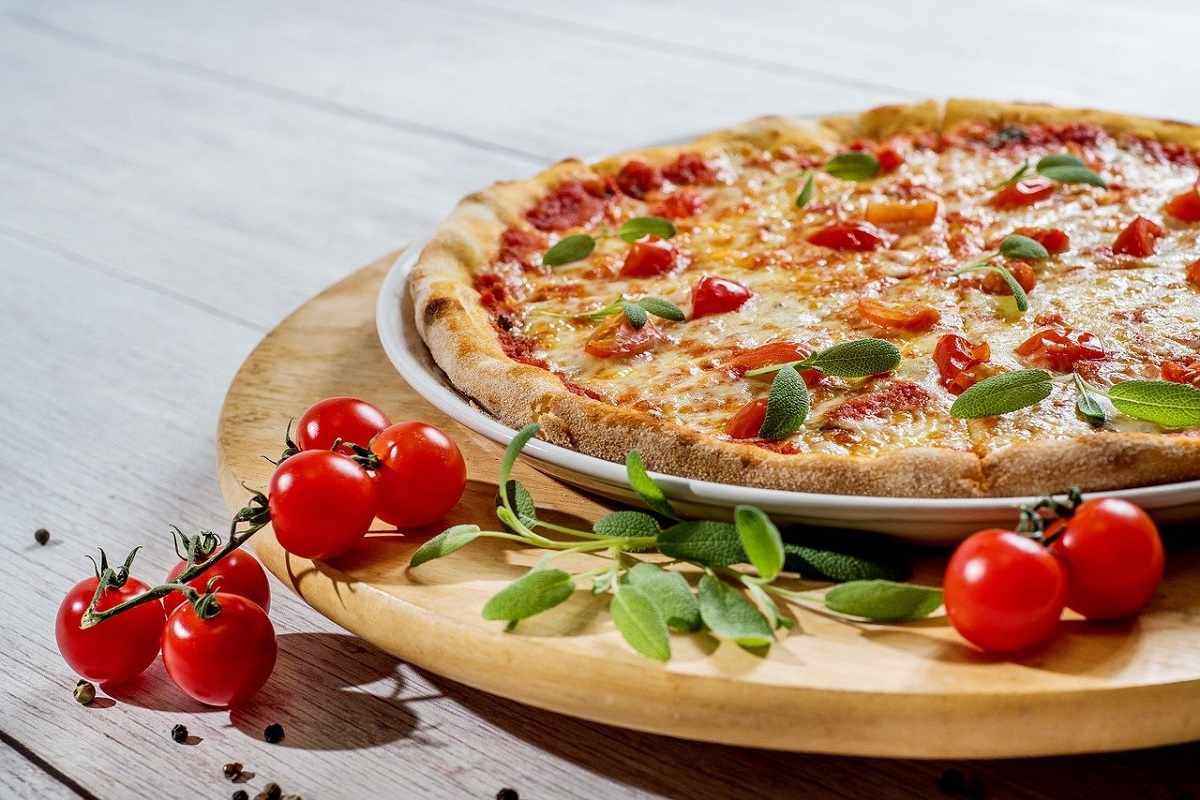 Pizza: ecco perchè fa venire sete e non si digerisce