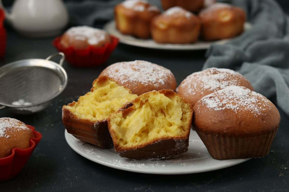 Muffin con ripieno di crema: buonissimi e super facili