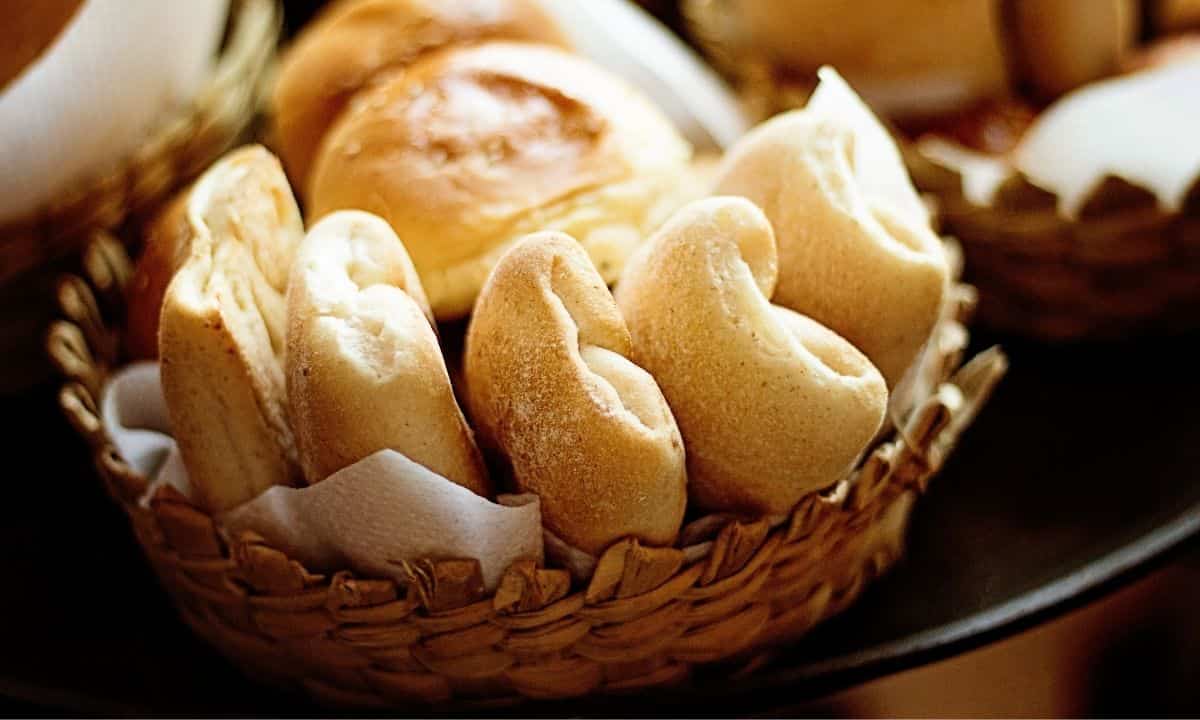 Pane capovolto tradizioni