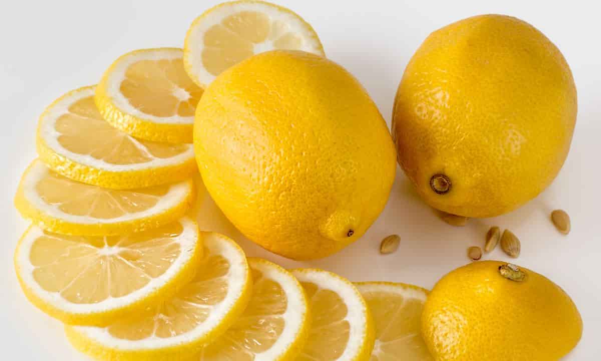 Perdere 10 kg limone