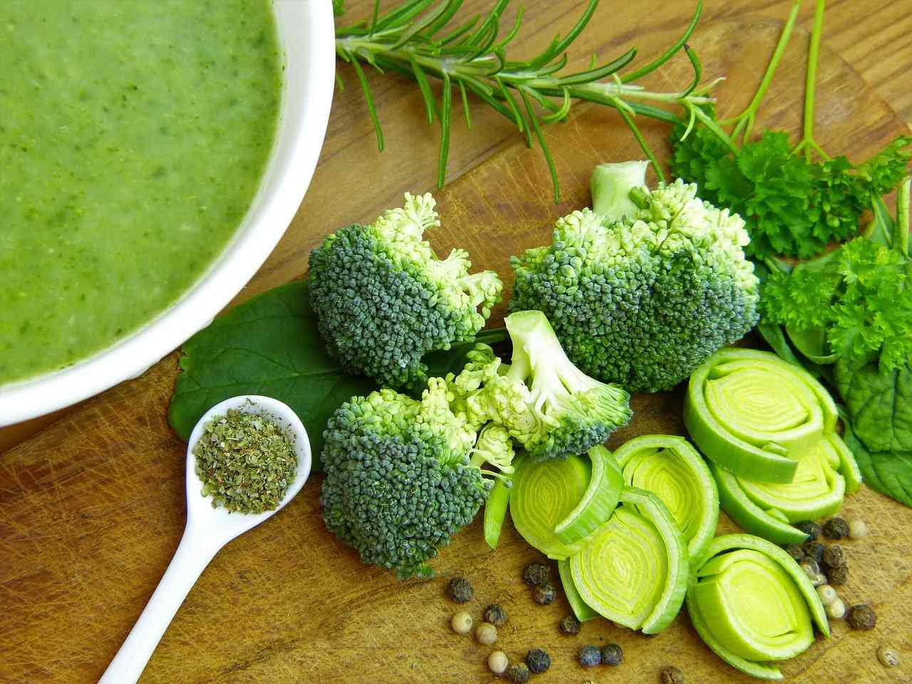 Zuppa di broccoli: dietetica e super nutriente