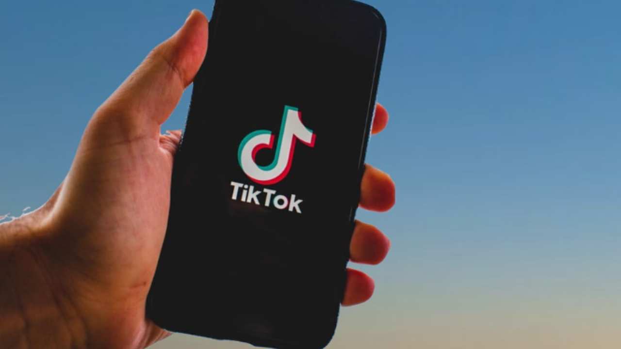 Tik Tok_ la nuova sfida mette paura, fate attenzione