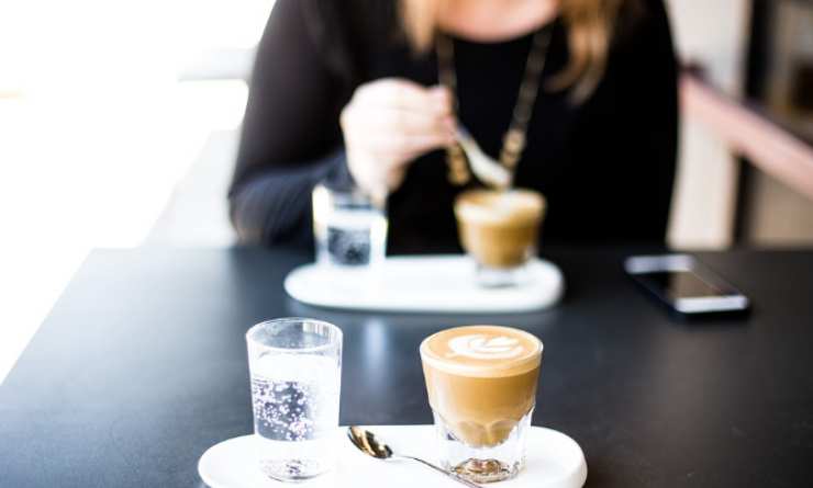 Cappuccino a colazione_ Non è una buona idea, ecco lo studio