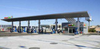Benzina_ ecco dove costa meno. Automobilisti in fila 2023-01-18