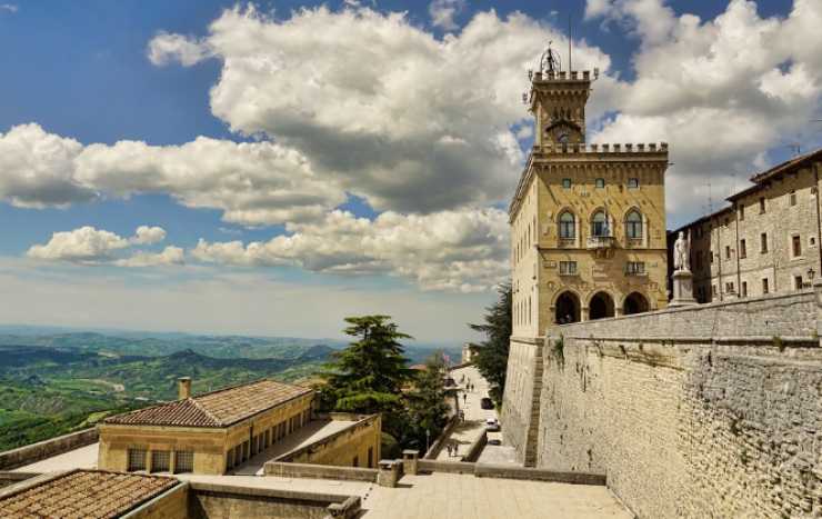 il pieno carburante è San Marino, il prezzo qui si aggira intorno a 1,50 euro.2023-01-18