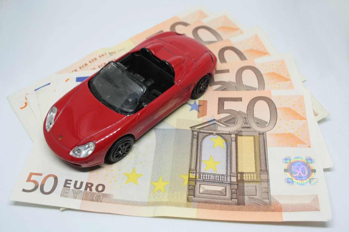 Assicurazione auto risparmio costi