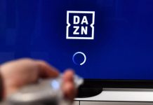Lo schermo di una tv con Dazn che non riceve