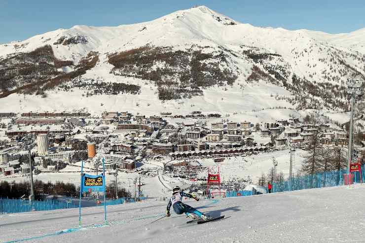 sestriere paese alto italia