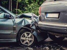 Giovane madre perde il controllo del veicolo e muore