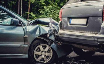 Giovane madre perde il controllo del veicolo e muore