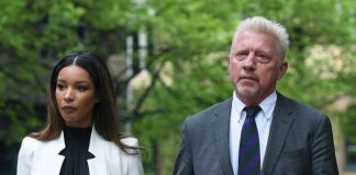 Boris Becker con la compagna Alcaraz Wimbledon (Ansa)